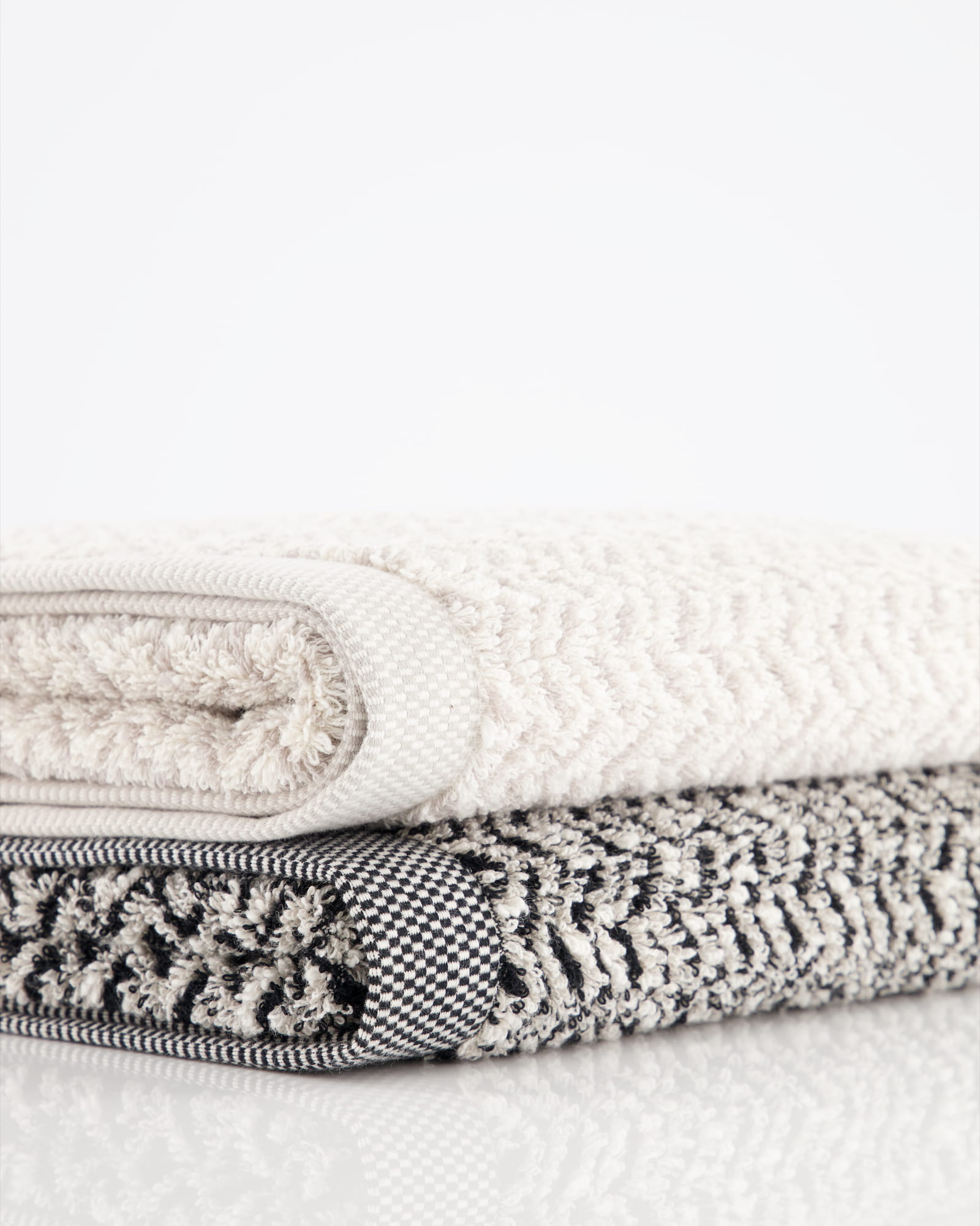 Möve - Brooklyn Fischgrat - Farbe:  nature/black - 081 (1-0567/8970) - Duschtuch 80x150 cm