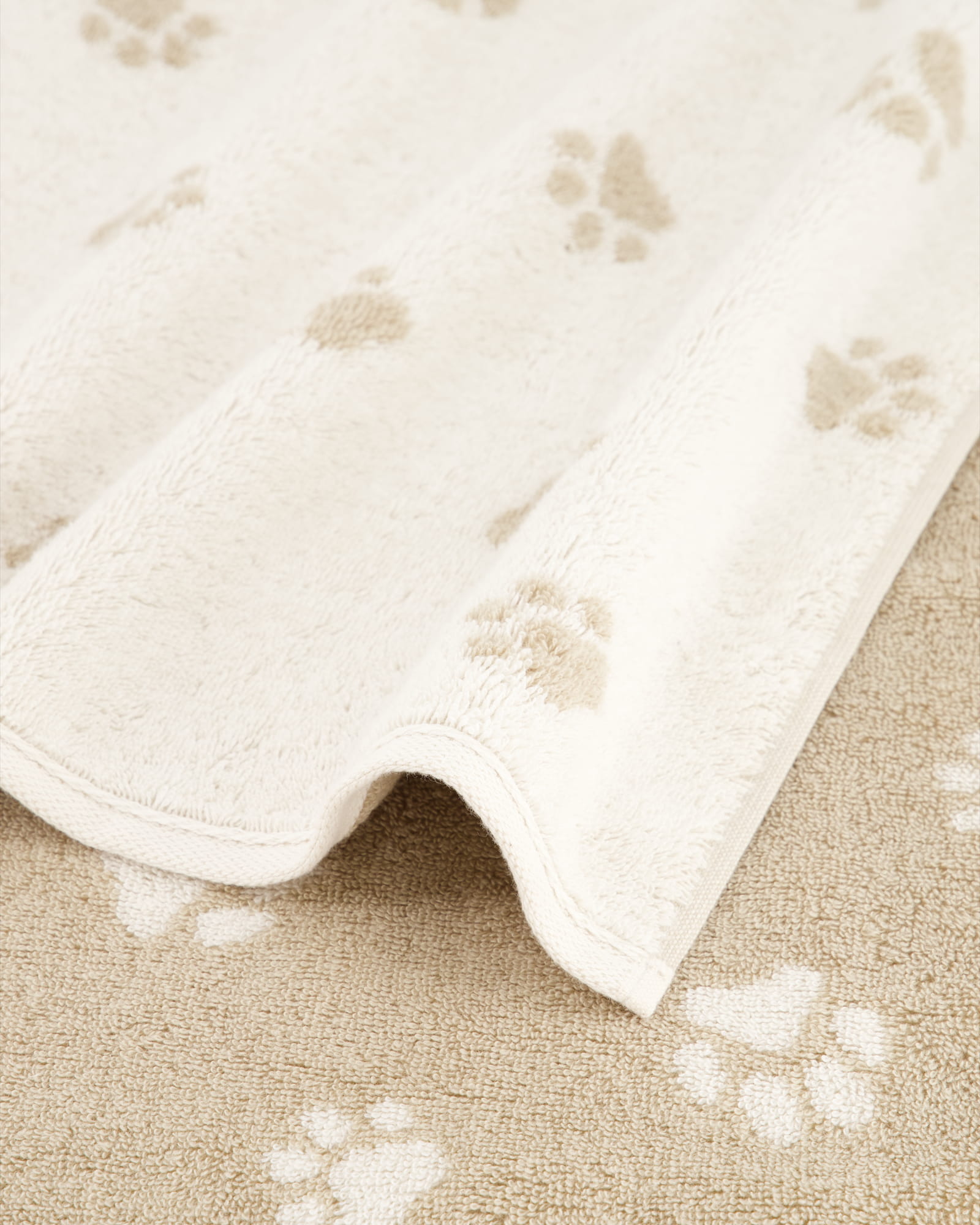 Cawö Handtücher WE LOVE DOGS Paws 6247 Natur-Beige - 33 - Duschtuch 80x150 cm