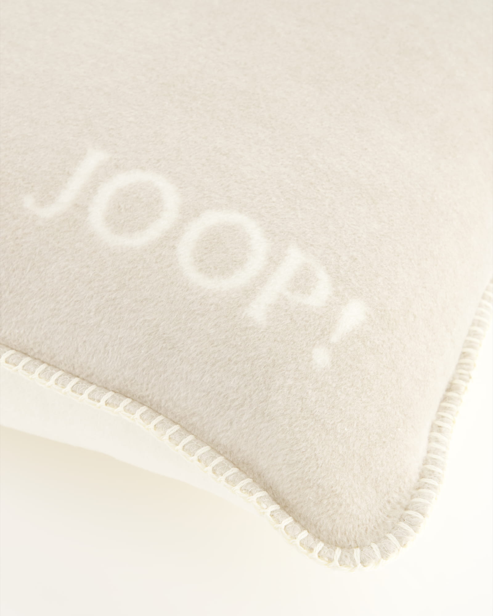 JOOP! Kissenhülle Uni-Doubleface - Größe: 50x50 cm - Farbe: Feder-Ecru