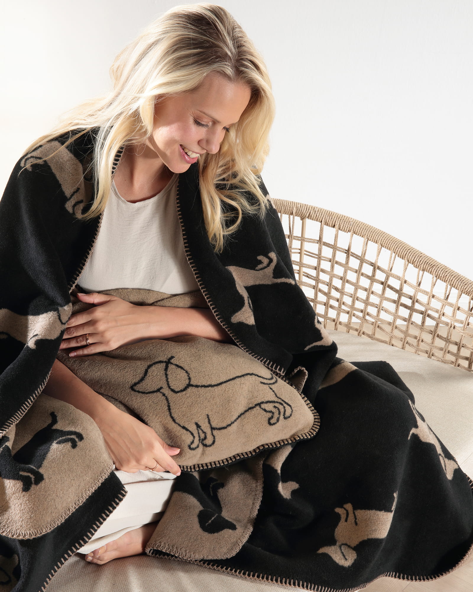 Cawö Wohndecken WE LOVE DOGS 62460 schwarz/beige - 93 - 150x200 cm