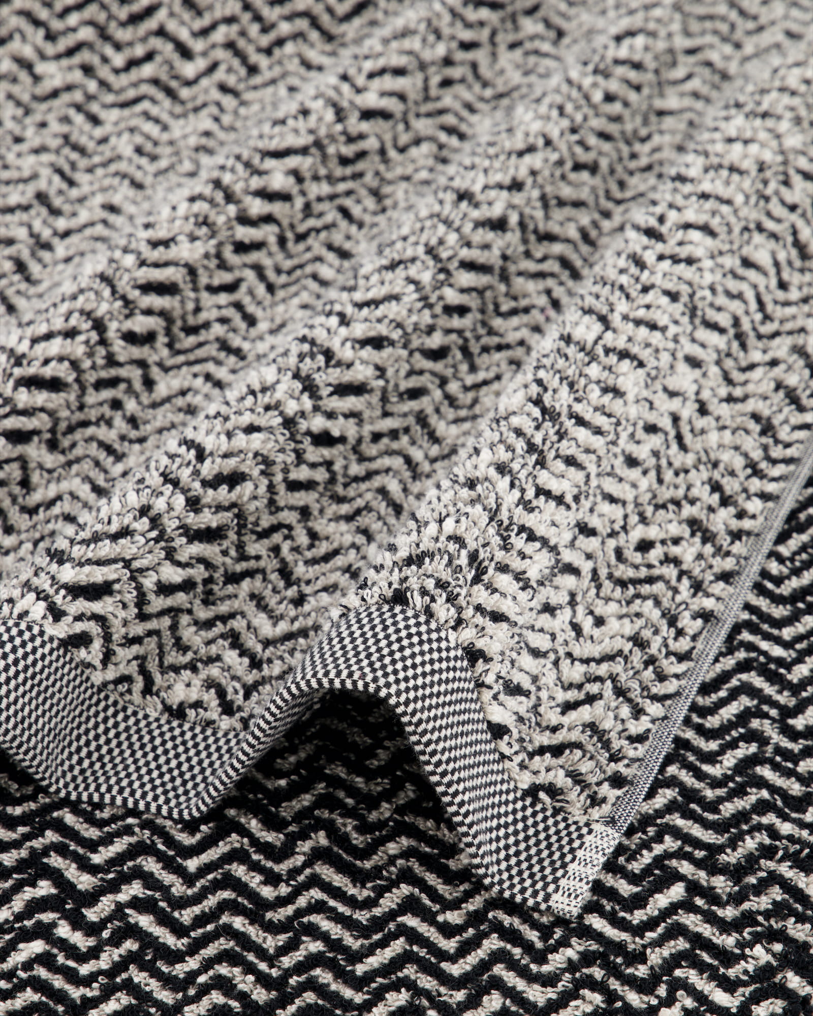 Möve - Brooklyn Fischgrat - Farbe:  nature/black - 081 (1-0567/8970) - Duschtuch 80x150 cm