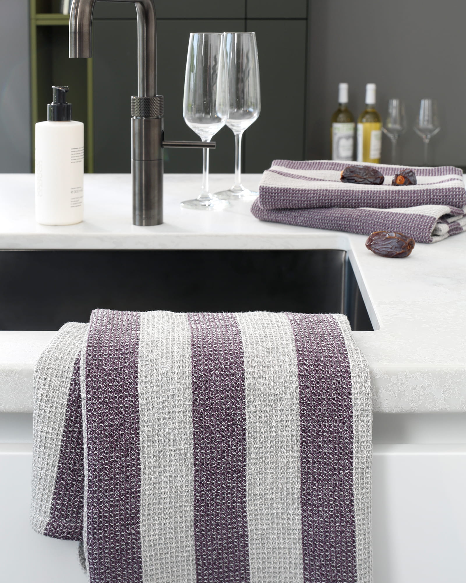 Cawö Küchenhandtücher Cuisine Piqué 536 plum/platin - 87 - 50x70 cm