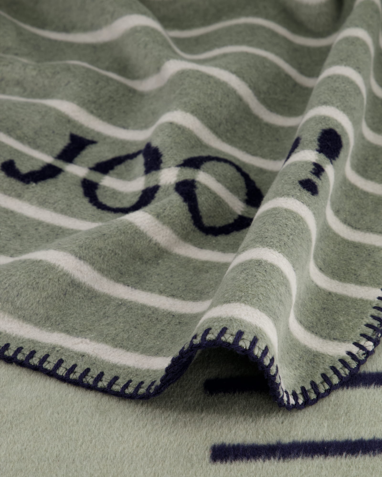 JOOP! Wohndecken Divided Salbei - 150x200 cm