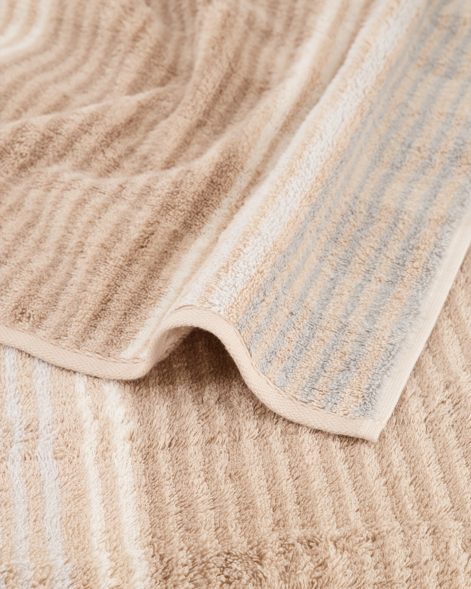 Cawö - Noblesse Cashmere Streifen 1056 - Farbe: sand - 33 - Seiflappen 30x30 cm