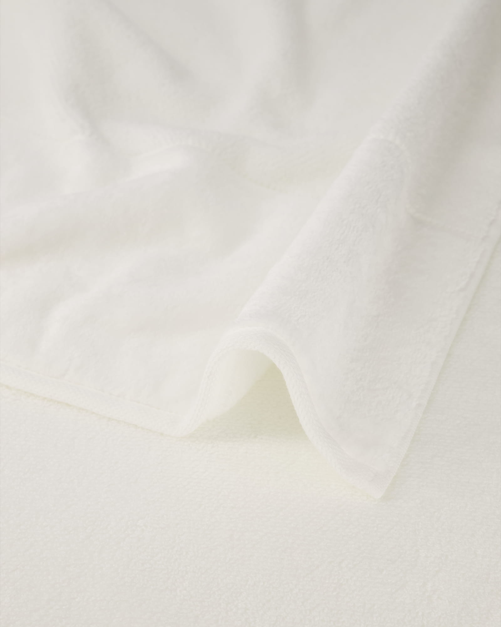 Möve Bamboo Luxe - Farbe: snow - 001 (1-1104/5244) - Waschhandschuh 15x20 cm