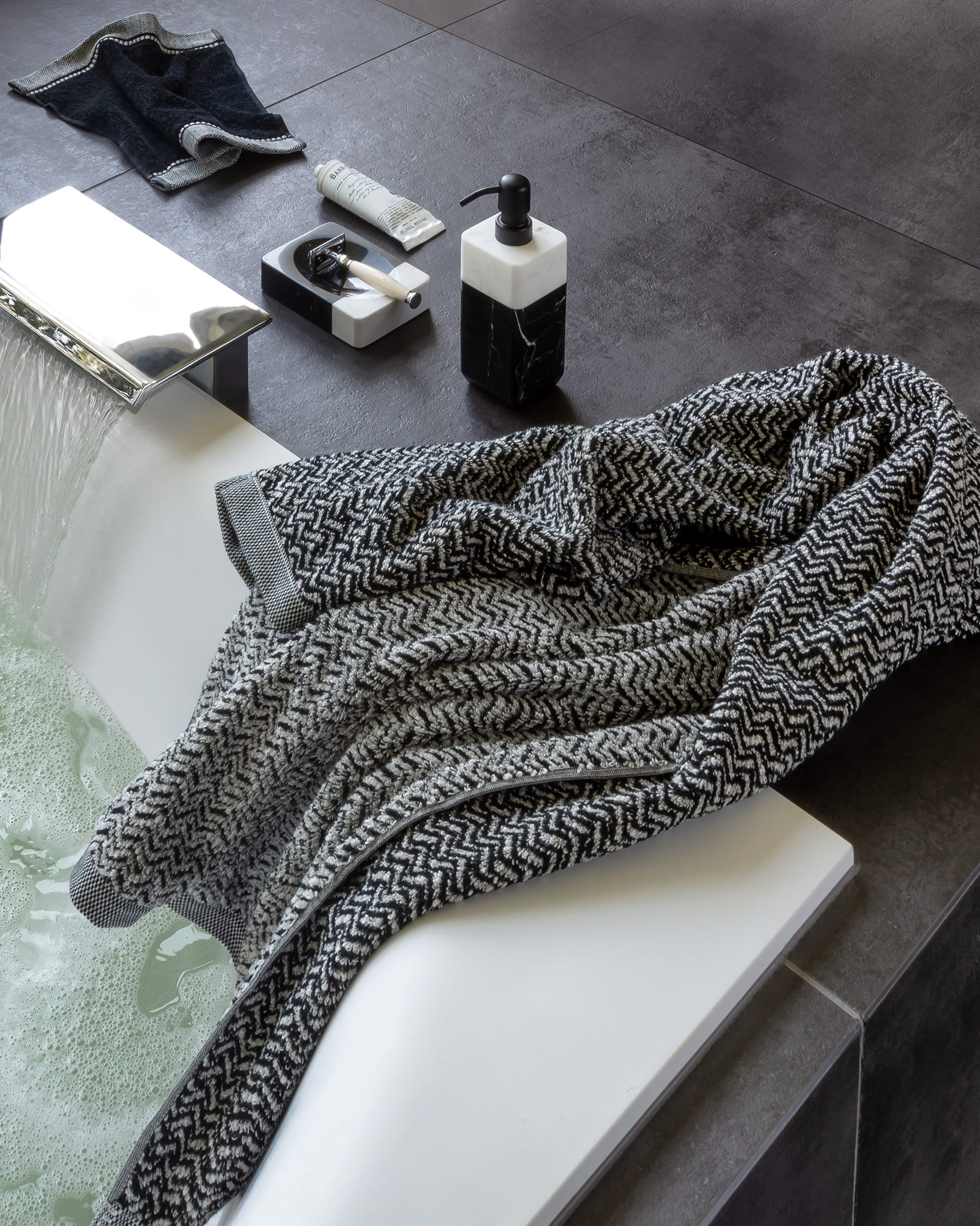 Möve unisex Kapuze Brooklyn Fischgrat nature/deep sea - 042 - XL