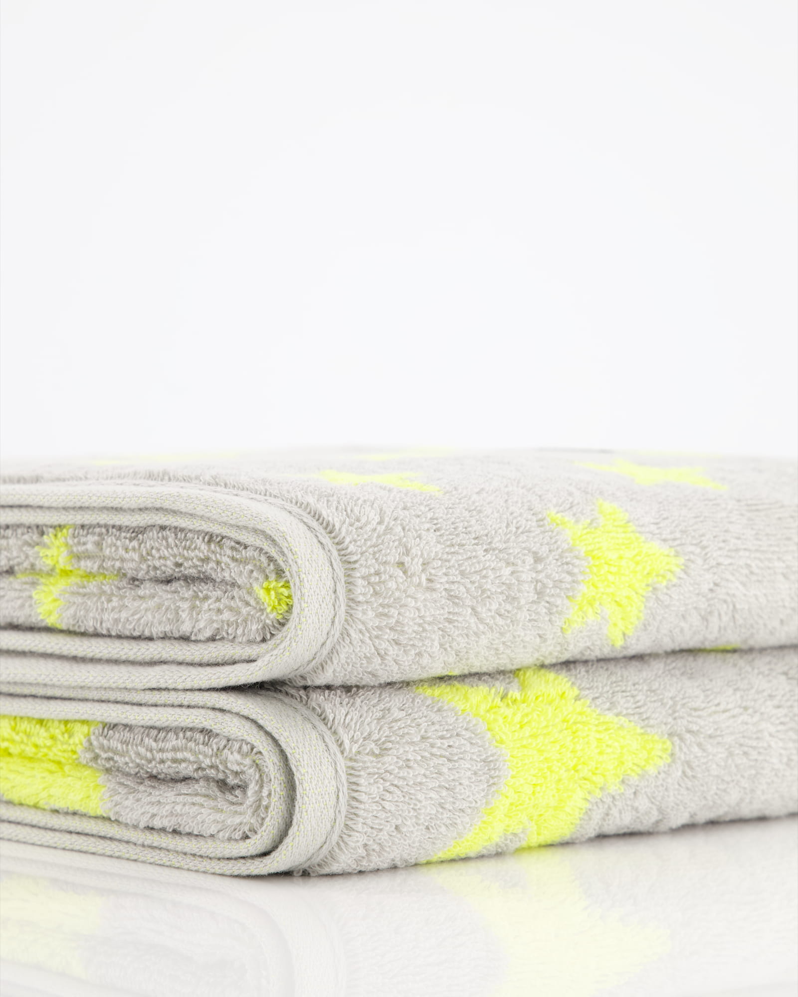 Cawö Handtücher NEW STARS Sterne klein 6261 platin/lime - 75 - Waschhandschuh 16x22 cm