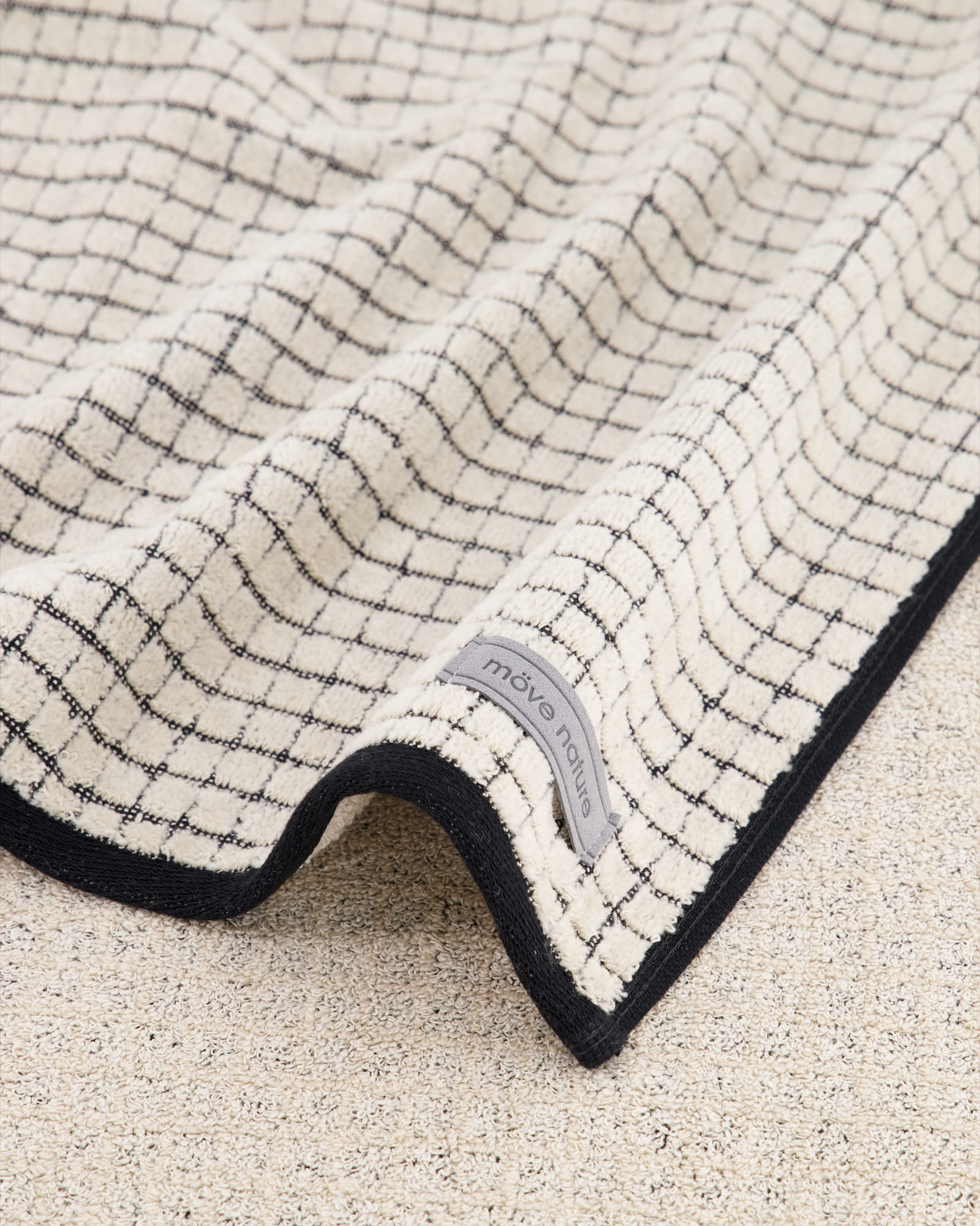 Möve - Eden - Kästchenstruktur Velours - Farbe: natur - 081 (1-0156/5021) - Handtuch 50x100 cm