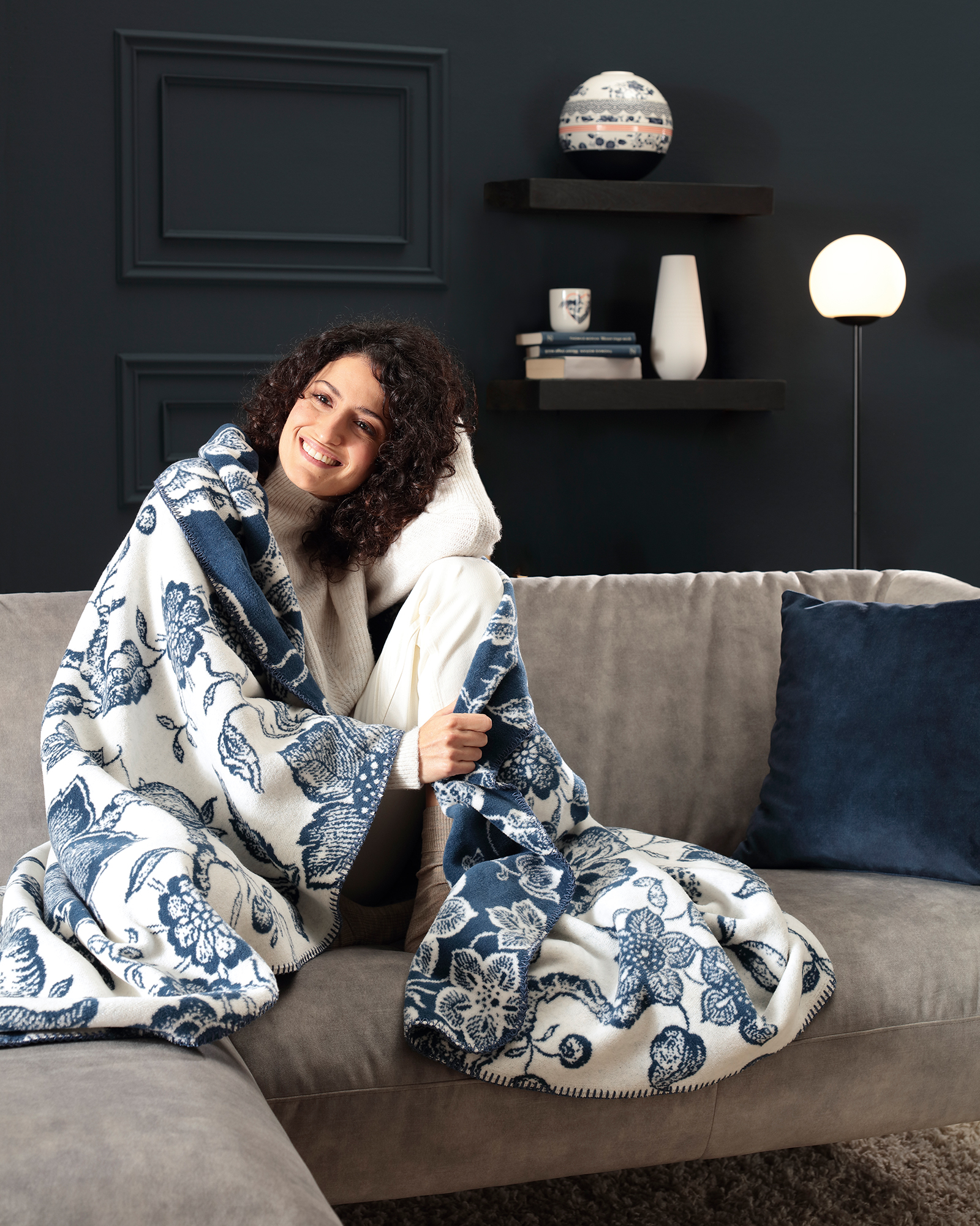 Villeroy & Boch Wohndecken Paradiso Navy Peony - 150x200 cm