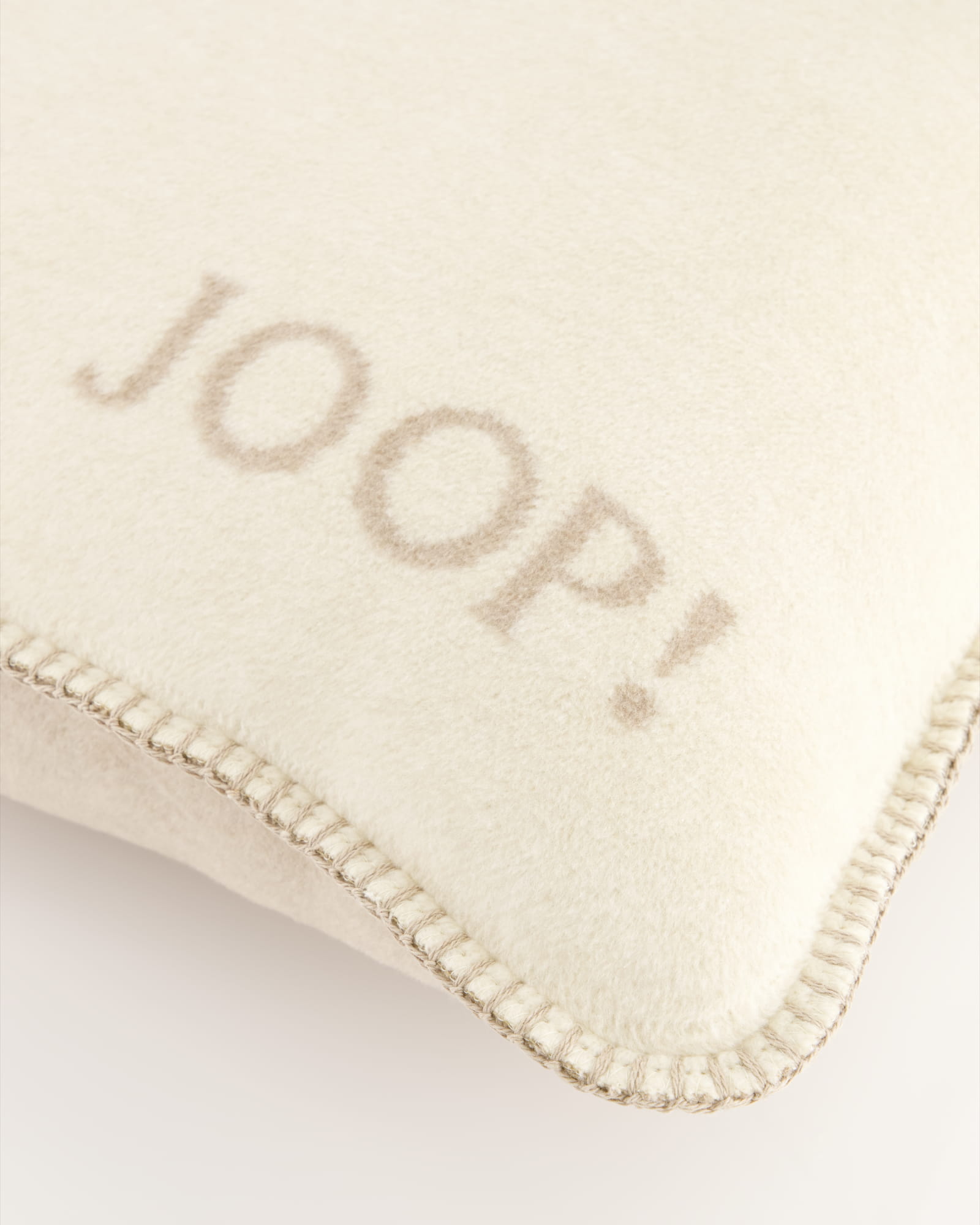 JOOP! Kissenhülle Uni-Doubleface - Größe: 50x50 cm - Farbe: Pergament-Sand