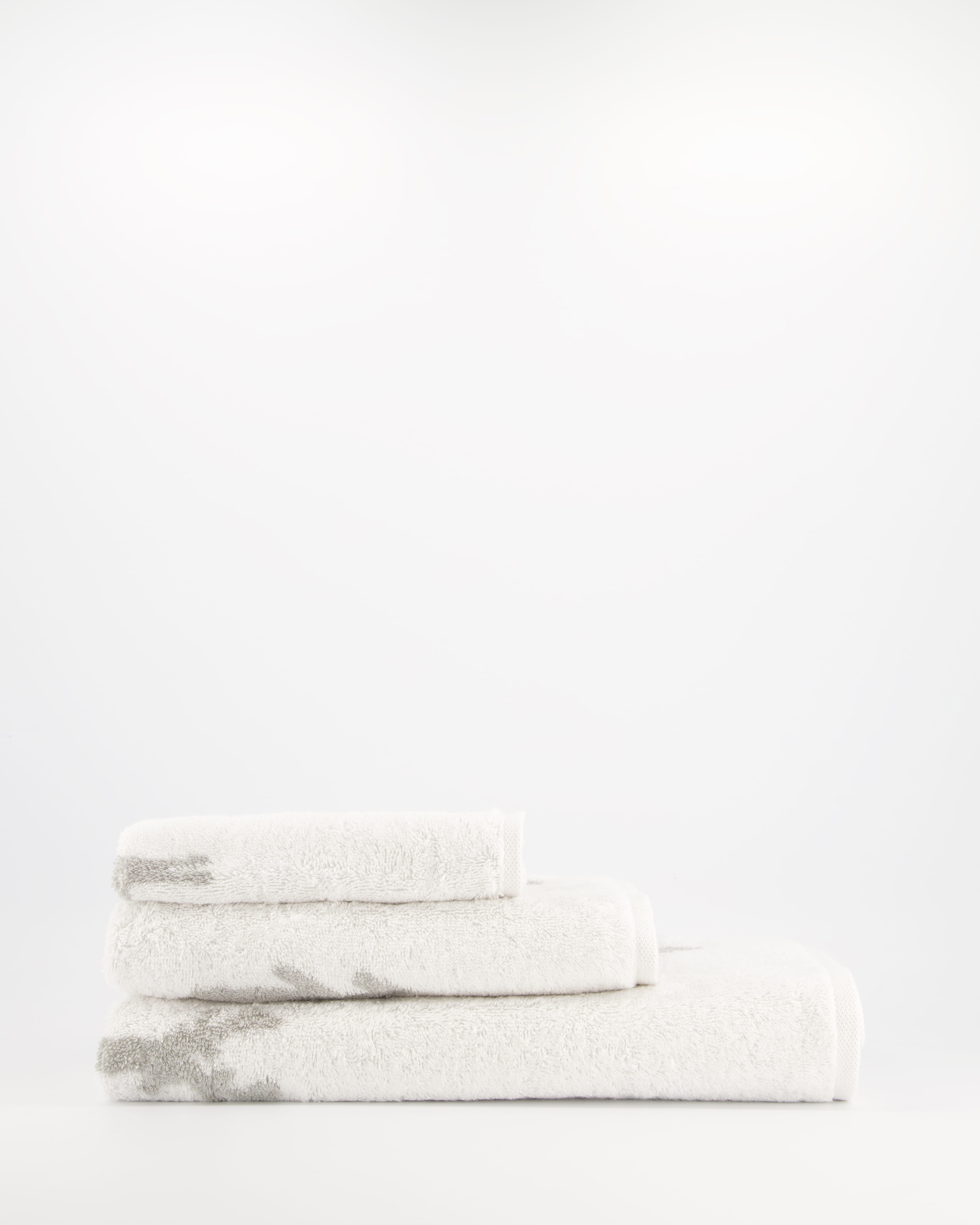 Cawö Handtücher WINTER EDITION Tannen 6273 weiß/platin - 67 - Gästetuch 30x50 cm