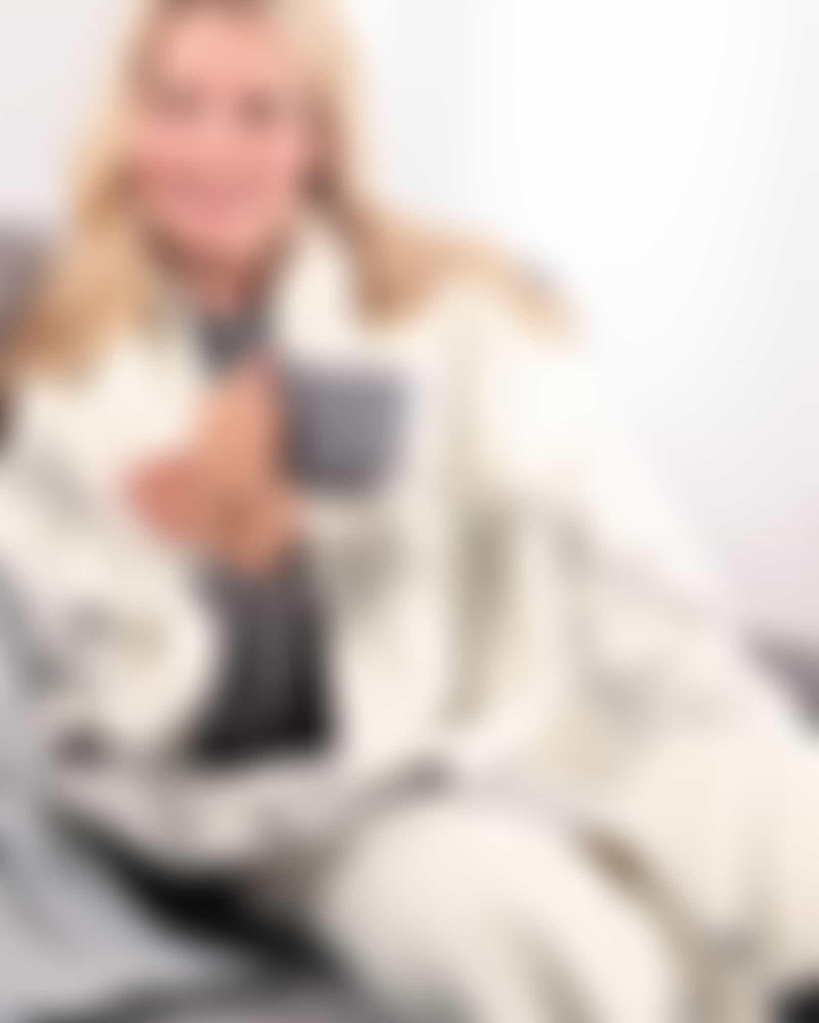 Cawö Wohndecken WINTER EDITION Skifahrer 62720 - Farbe: natur/stein - 67 - 150x200 cm Detailbild 3