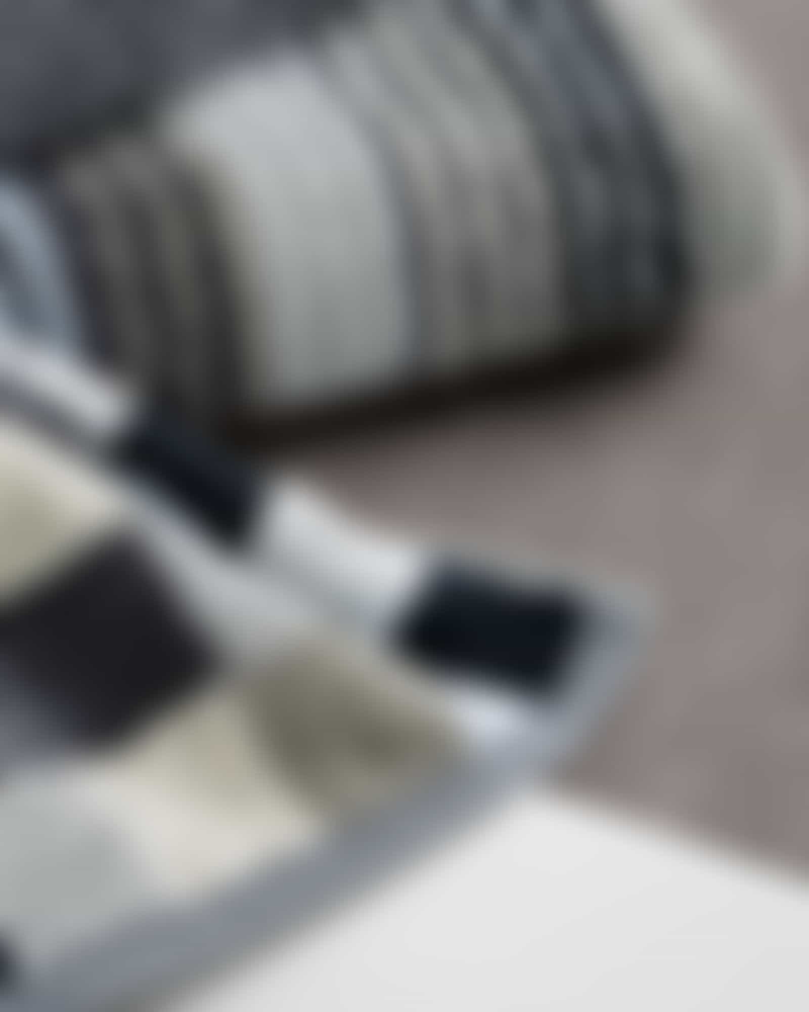 Cawö - Unique Streifen 944 - Farbe: anthrazit - 77 - Duschtuch 70x140 cm Detailbild 3 Cawö - Unique Streifen 944 - Farbe: anthrazit - 77 - Duschtuch 70x140 cm Detailbild 3