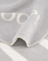 JOOP! Wohndecken Leaf - Farbe: Stein - 150x200 cm