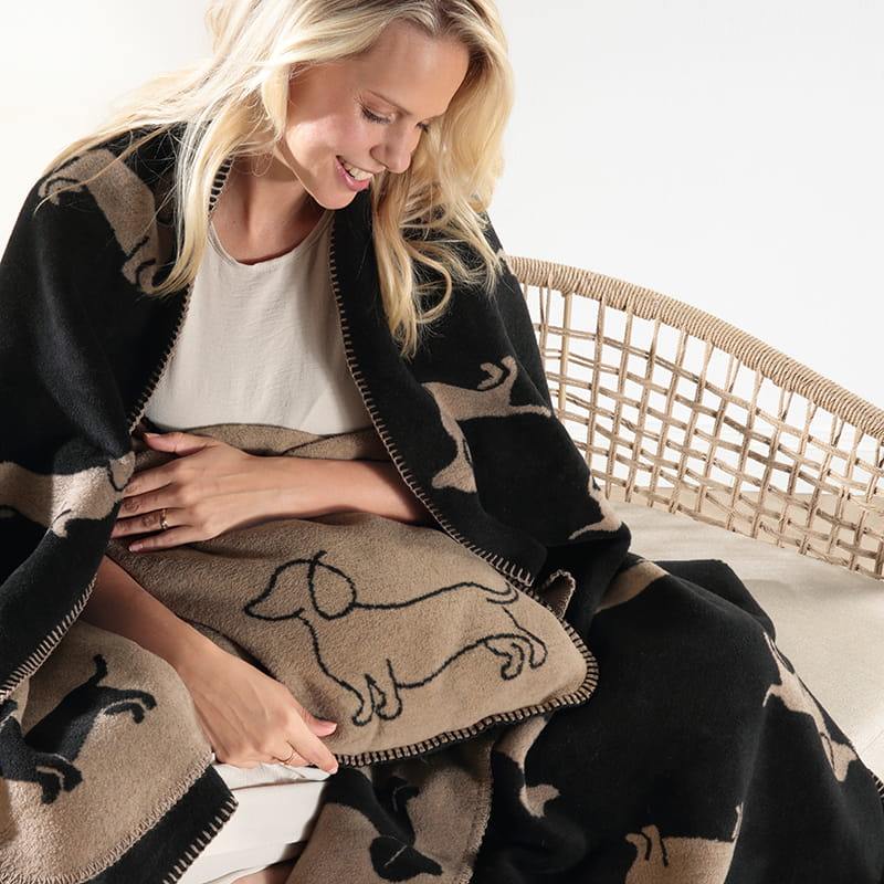 WE LOVE DOGS Wohndecken und Kissenhüllen schwarz