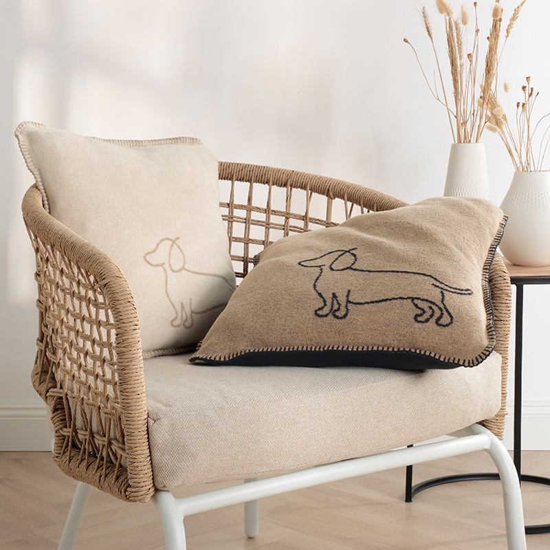 WE LOVE DOGS Wohndecken und Kissenhüllen beige
