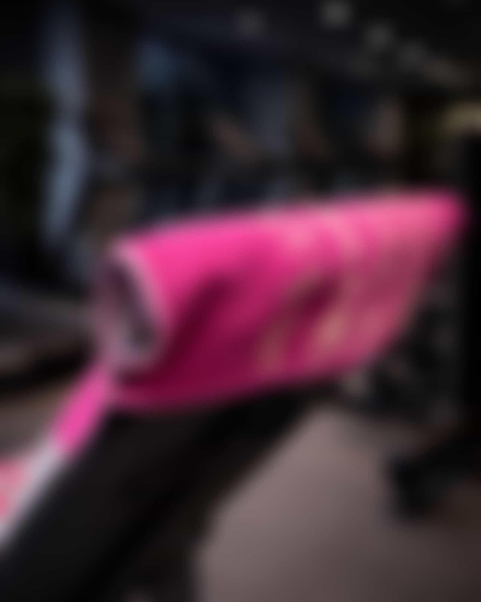 Cawö Fitness-Handtücher LEO STRIPE 6291 - Farbe: vibrant pink - 27 - 50x130 cm Detailbild 2