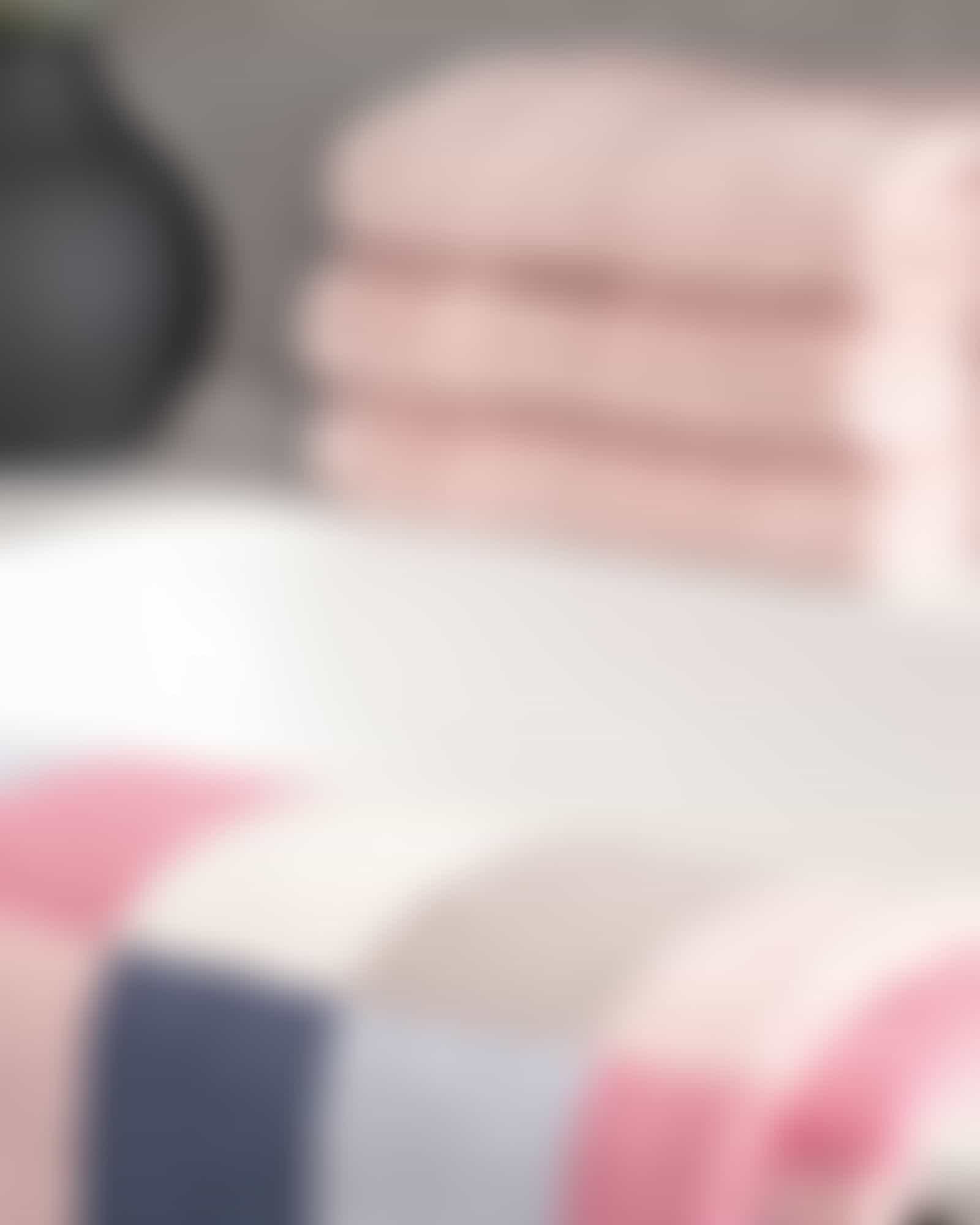 Villeroy & Boch Handtücher One 2550 - Farbe: powder - 383 - Waschhandschuh 16x22 cm Detailbild 3 Villeroy & Boch Handtücher One 2550 - Farbe: powder - 383 - Waschhandschuh 16x22 cm Detailbild 3