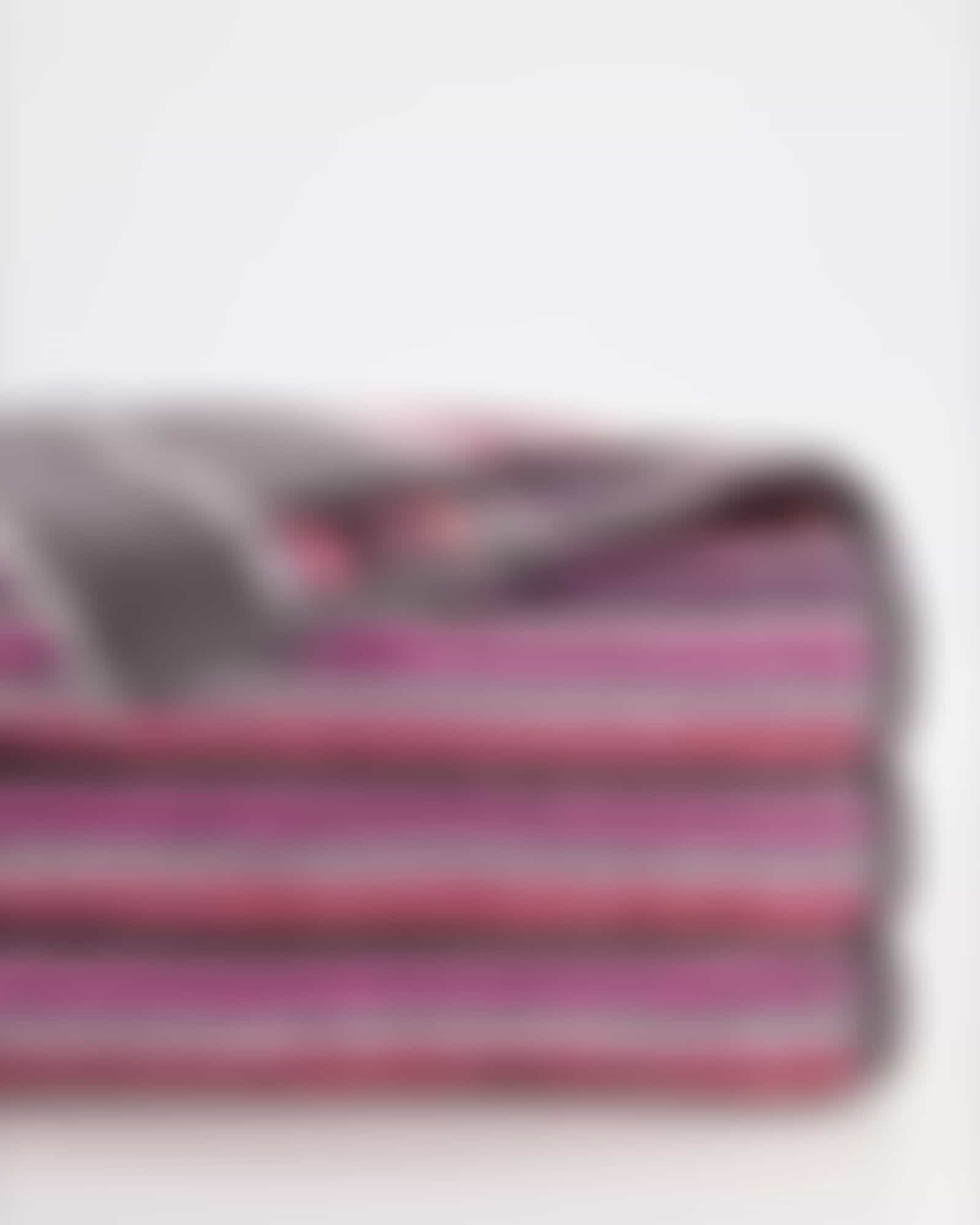 Cawö - Remake Streifen 2020 - Farbe: beere-multicolor - 17 - Duschtuch 70x140 cm Detailbild 2 Cawö - Remake Streifen 2020 - Farbe: beere-multicolor - 17 - Duschtuch 70x140 cm Detailbild 2