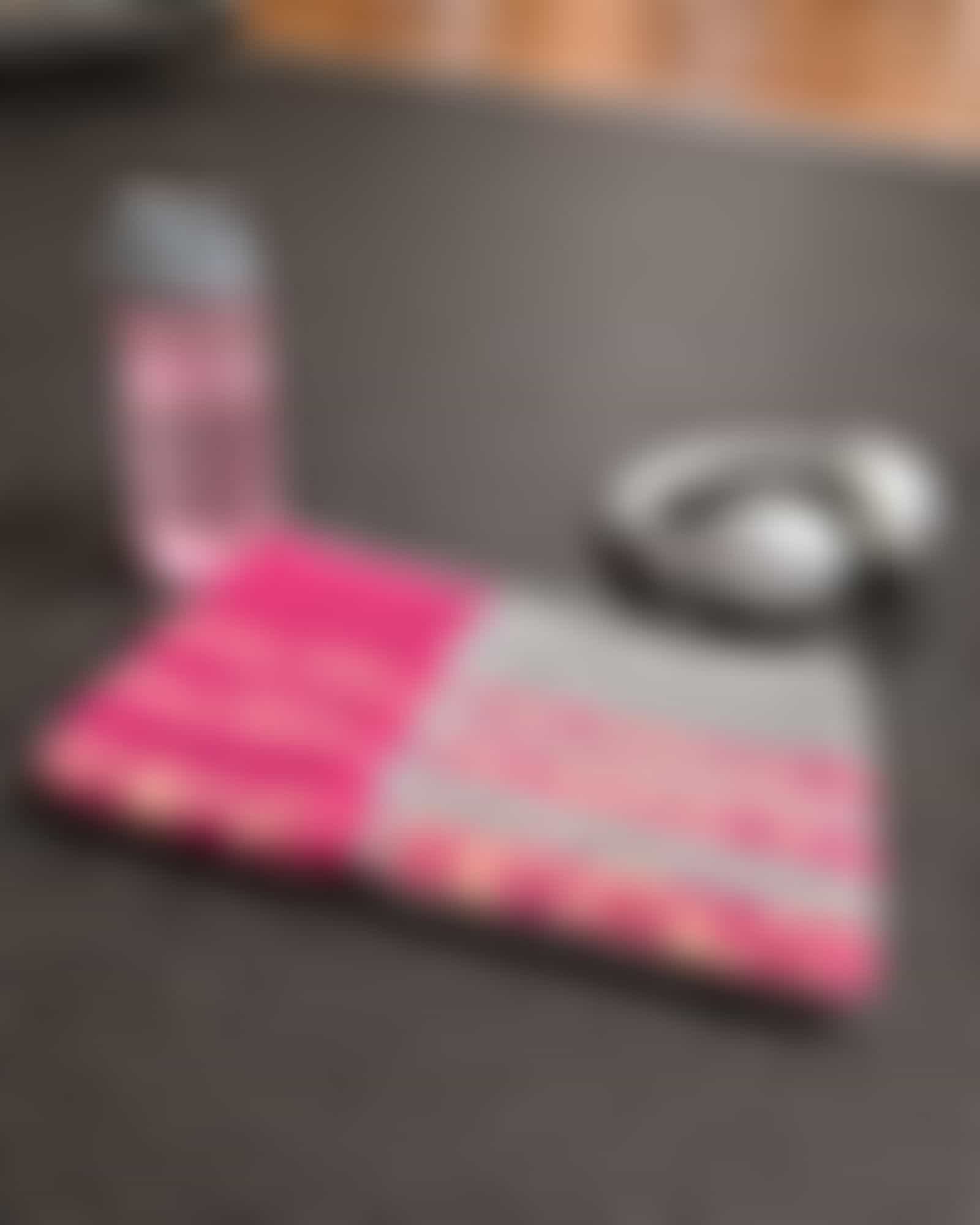 Cawö Fitness-Handtücher LEO STRIPE 6291 - Farbe: vibrant pink - 27 - 50x130 cm Detailbild 3