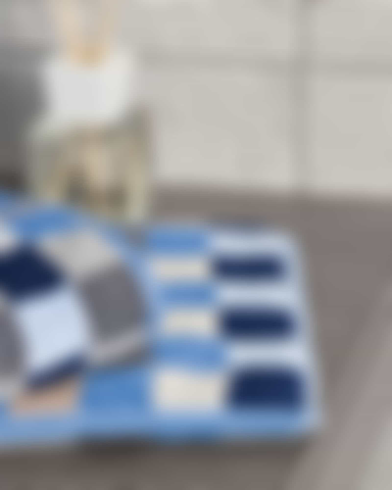 Cawö - Unique Karo 942 - Farbe: saphir - 11 Handtuch 50x100 cm Detailbild 3 Cawö - Unique Karo 942 - Farbe: saphir - 11 Handtuch 50x100 cm Detailbild 3