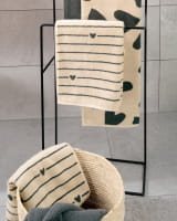 Cawö Handtücher Heart Beats Lines & Hearts 6276 - Farbe: basalt - 37 Cawö Handtücher Heart Beats Lines & Hearts 6276 - Farbe: basalt - 37