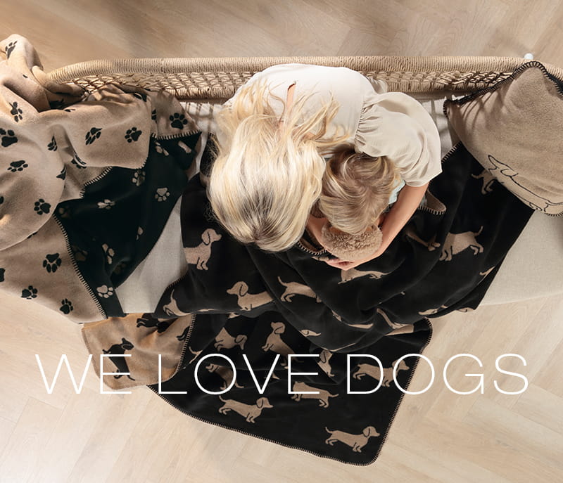 WE LOVE DOGS