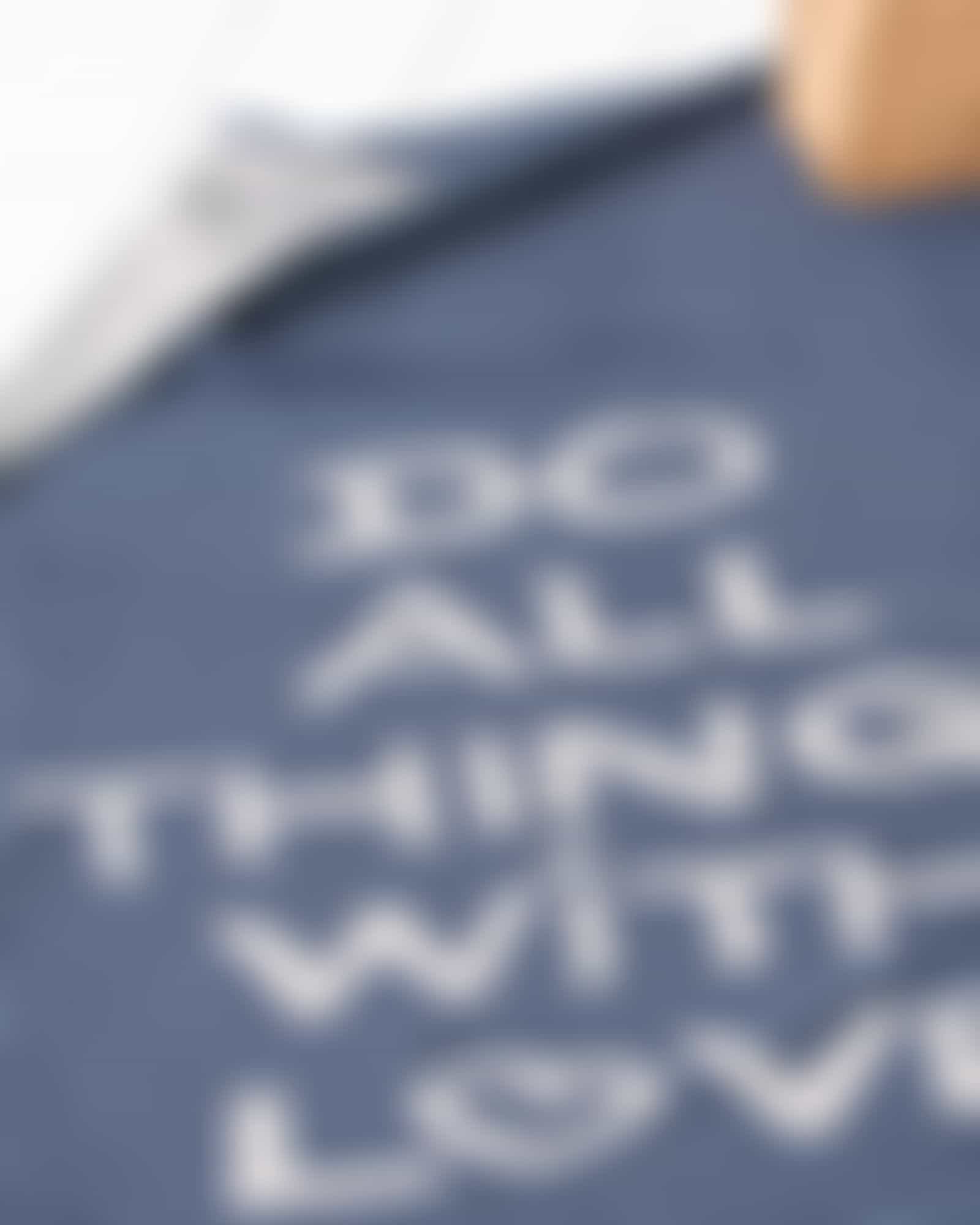Cawö Strandtuch Campus DO ALL THINGS WITH LOVE 840 - 70x180 cm - Farbe: nachtblau - 17 - 70x180 cm Detailbild 2 Cawö Strandtuch Campus DO ALL THINGS WITH LOVE 840 - 70x180 cm - Farbe: nachtblau - 17 - 70x180 cm Detailbild 2